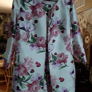 John Meyer collection  size 12 floral cream